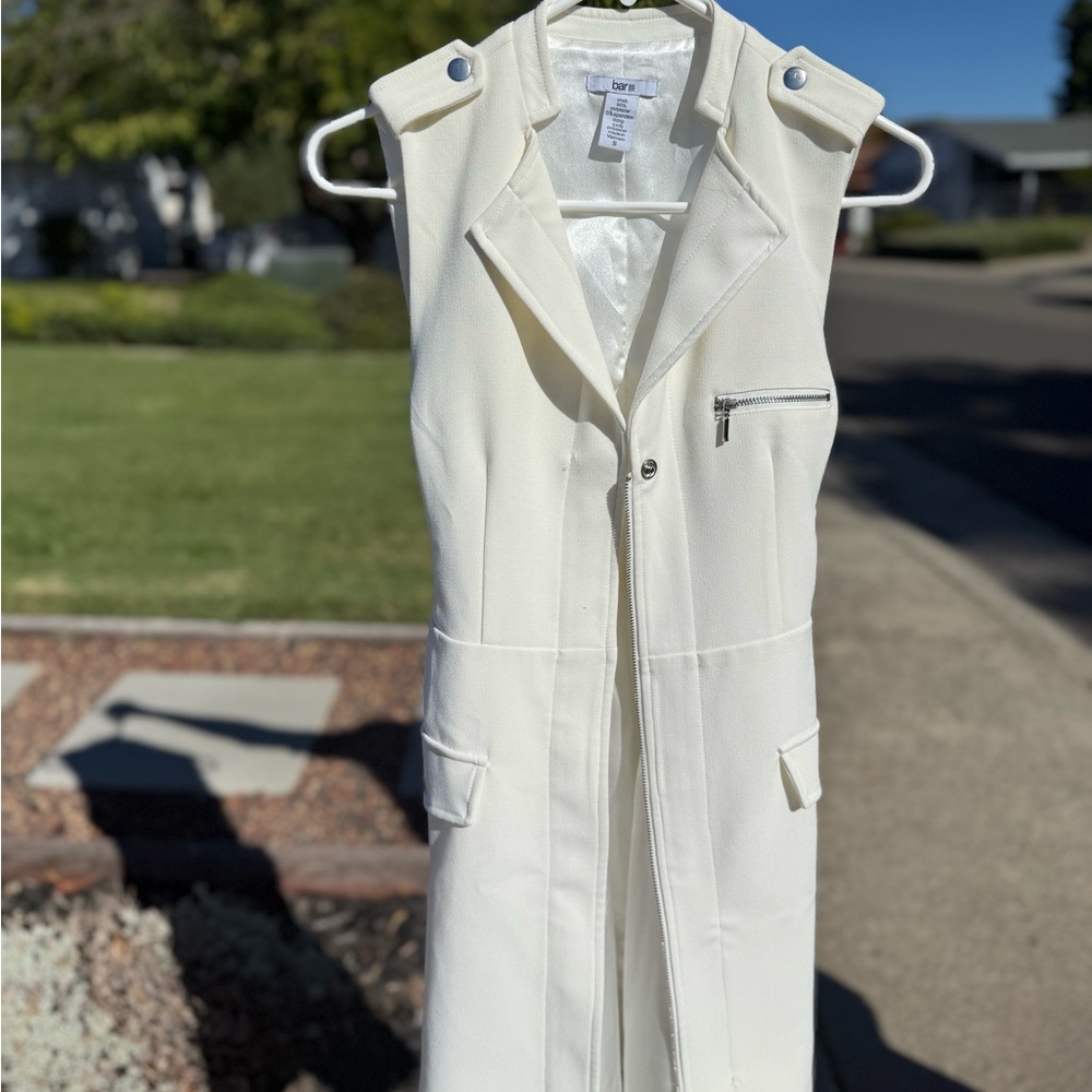 Bar III White Sleeveless vest with belt